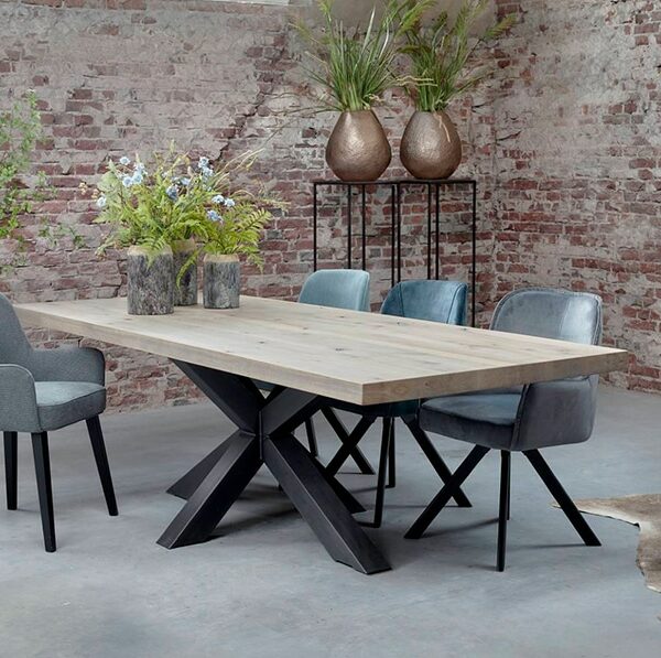 Eetkamertafel BIG recht, metalen spider-poot (6 cm dik)